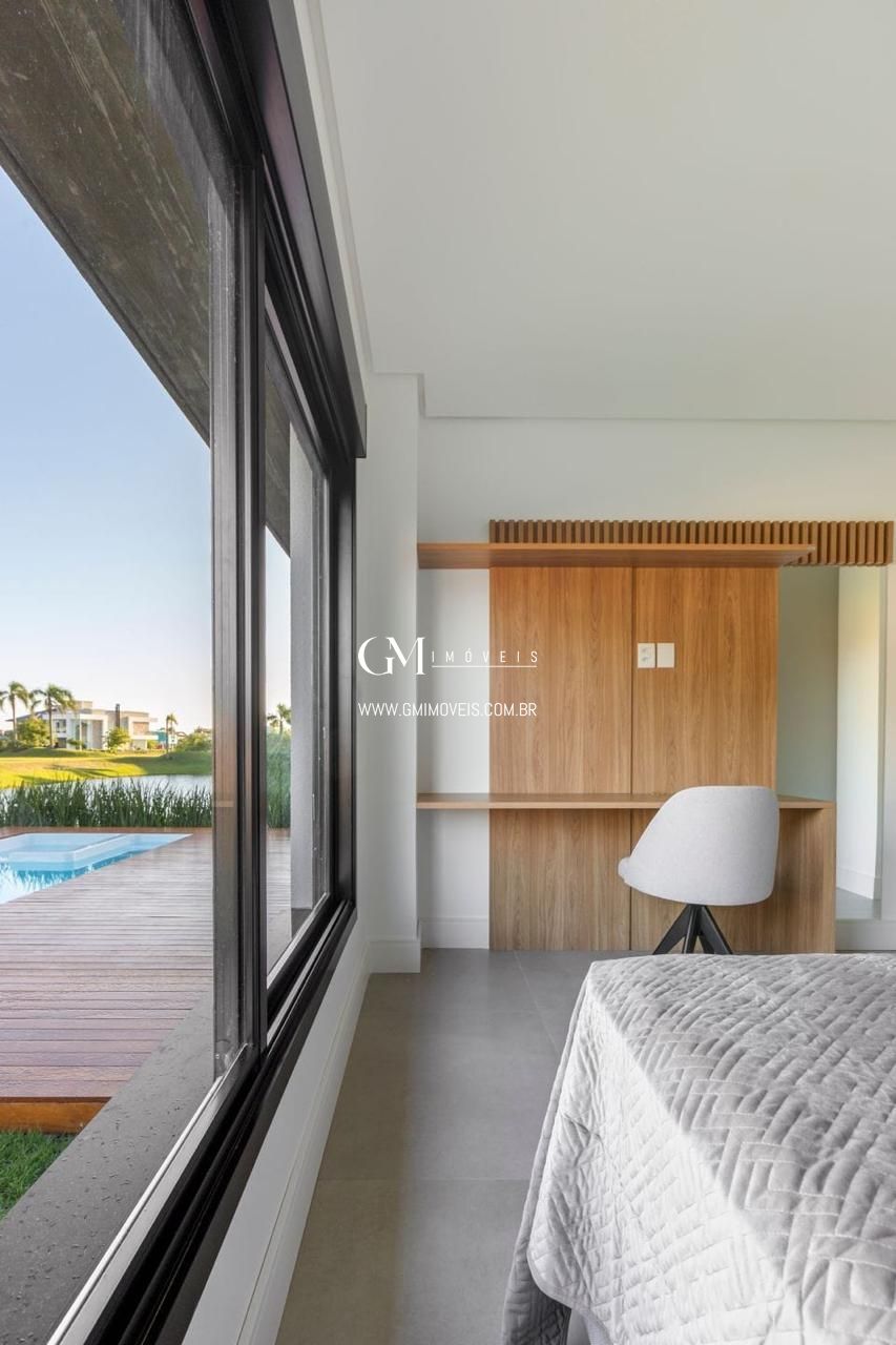 Casa à venda com 3 quartos, 218m² - Foto 25