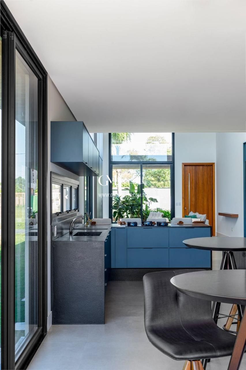Casa à venda com 3 quartos, 218m² - Foto 17