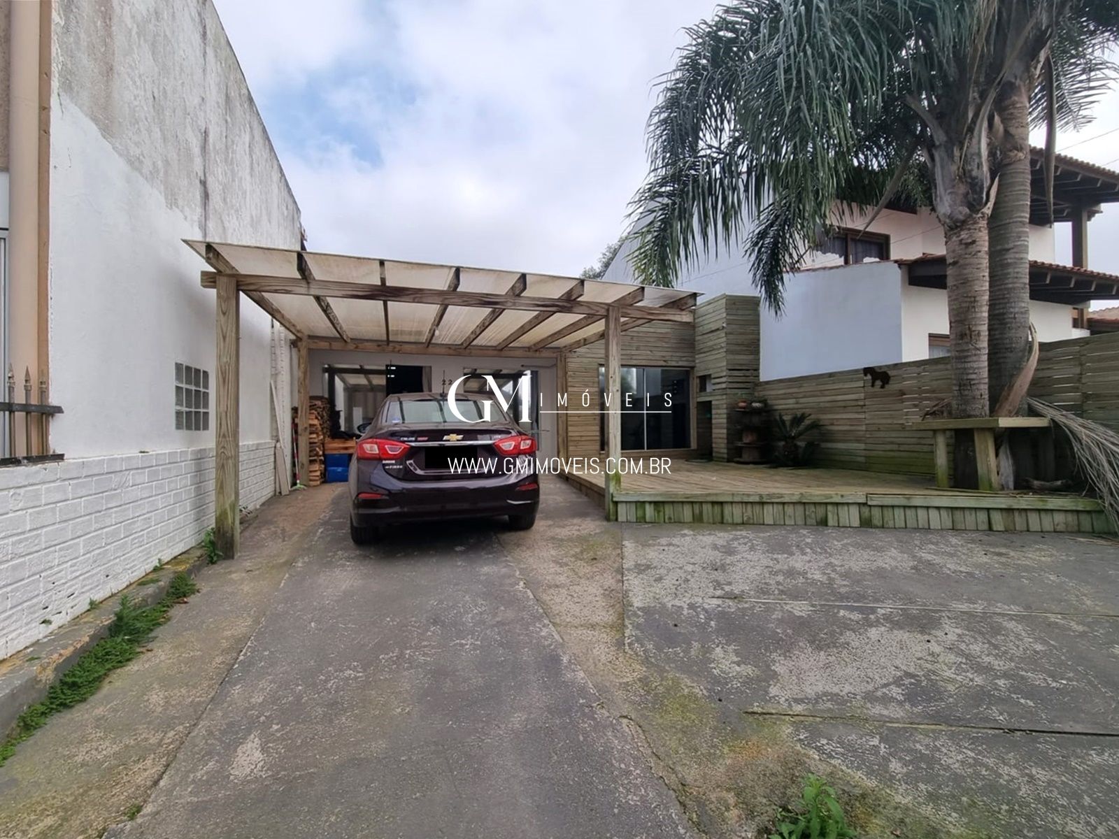 Casa à venda com 3 quartos, 100m² - Foto 1