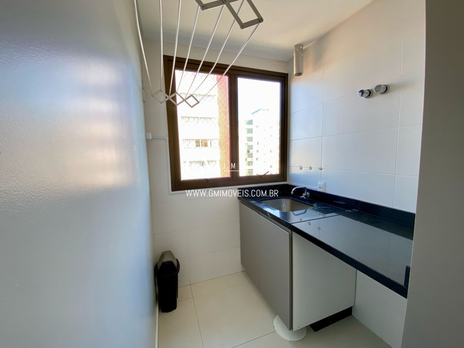 Apartamento à venda com 2 quartos, 64m² - Foto 7