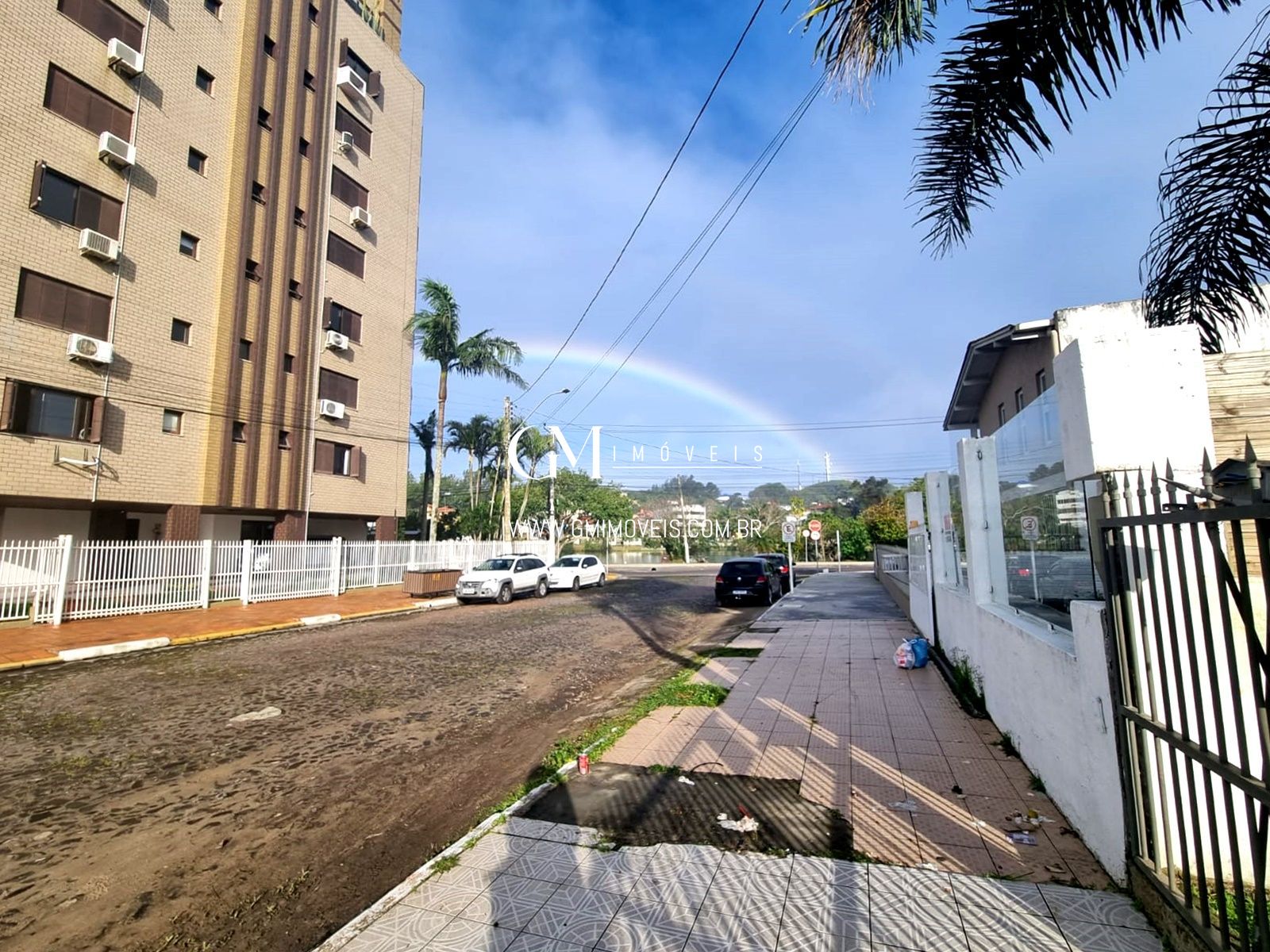 Casa à venda com 4 quartos, 255m² - Foto 2