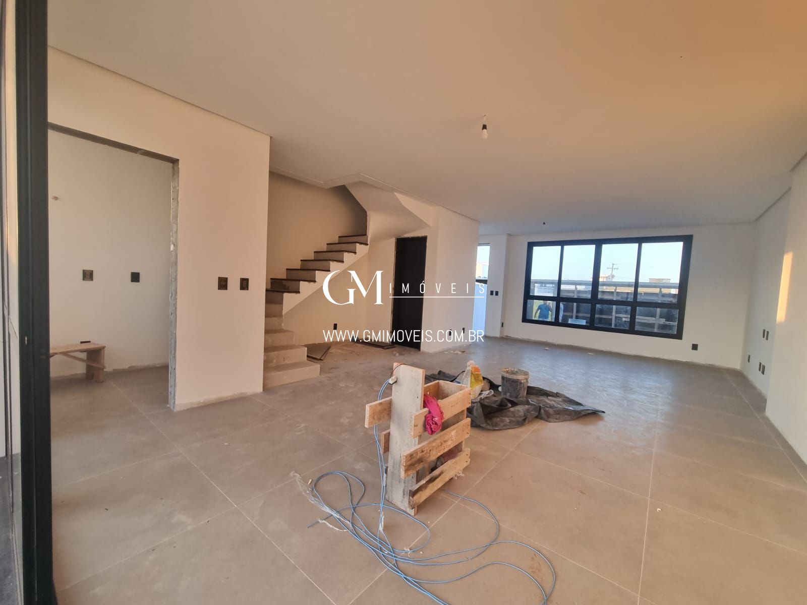 Casa à venda com 3 quartos, 130m² - Foto 2