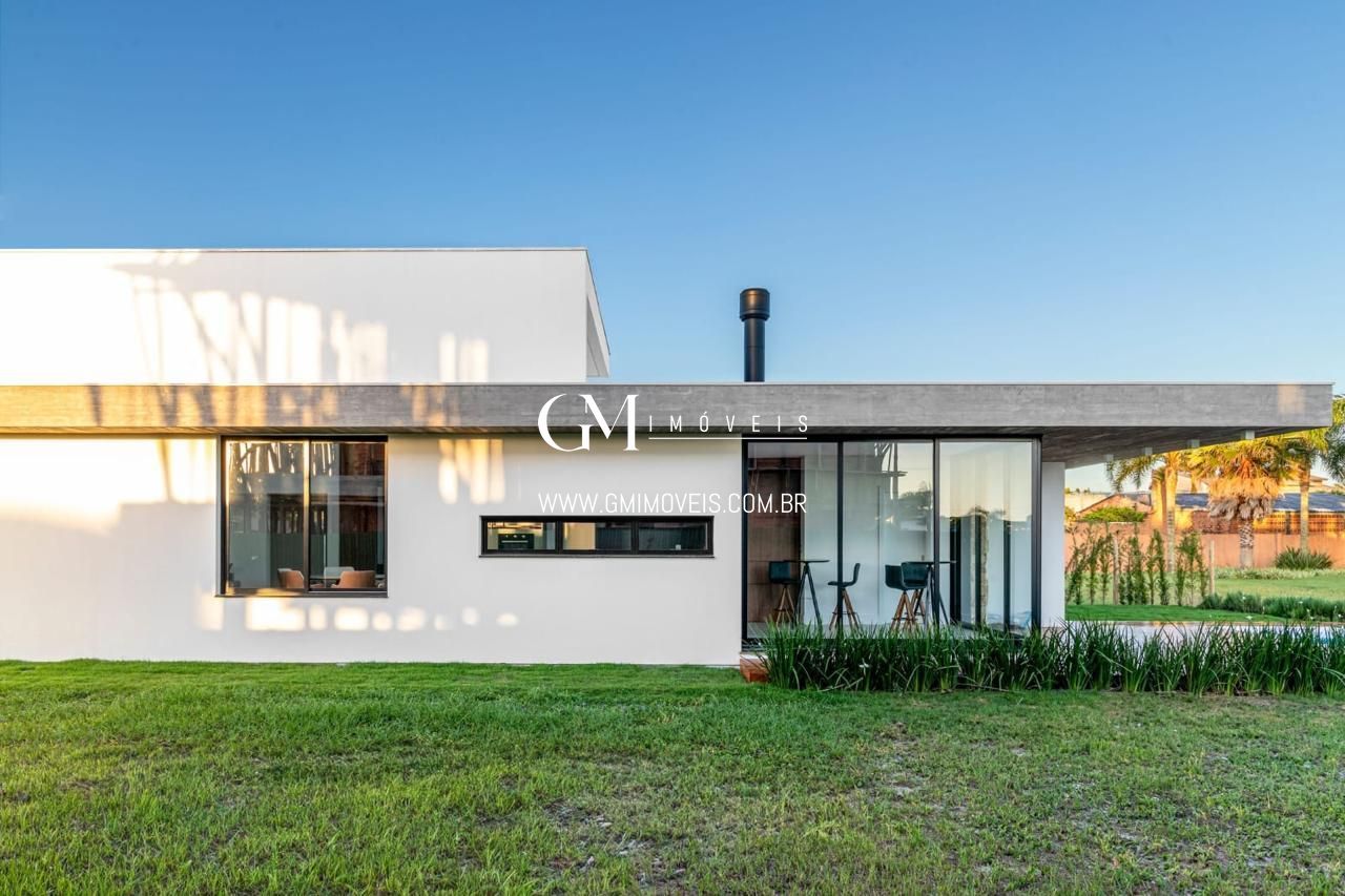 Casa à venda com 3 quartos, 218m² - Foto 8