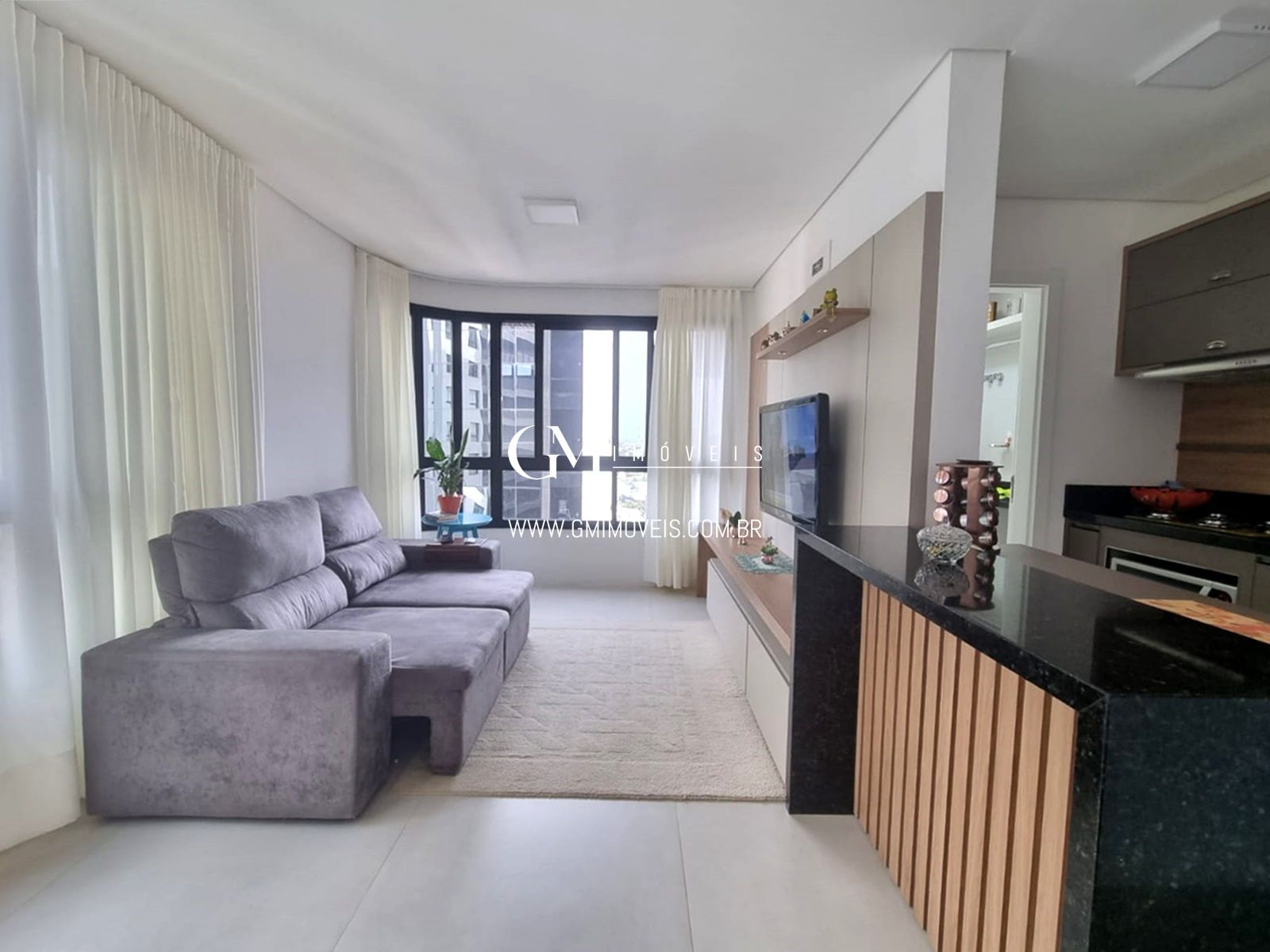 Apartamento à venda com 2 quartos, 84m² - Foto 1