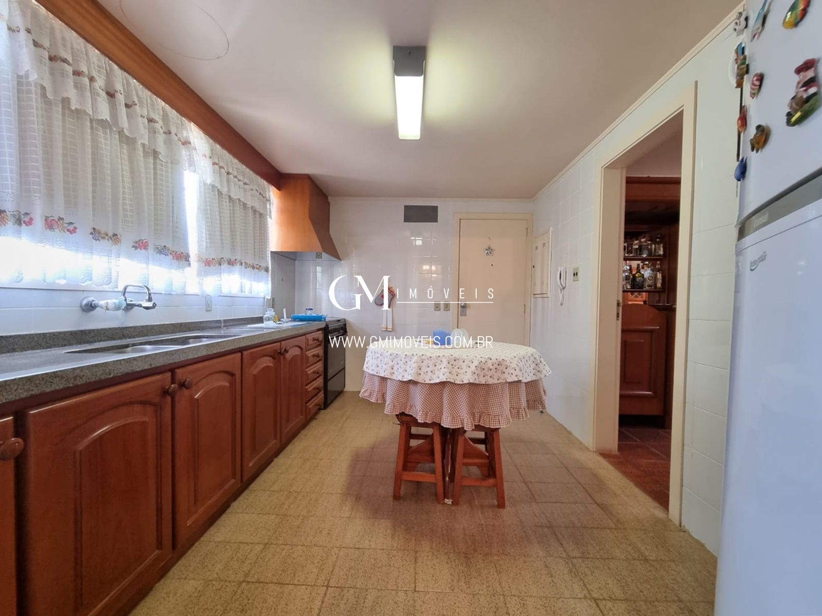 Apartamento à venda com 3 quartos, 150m² - Foto 9