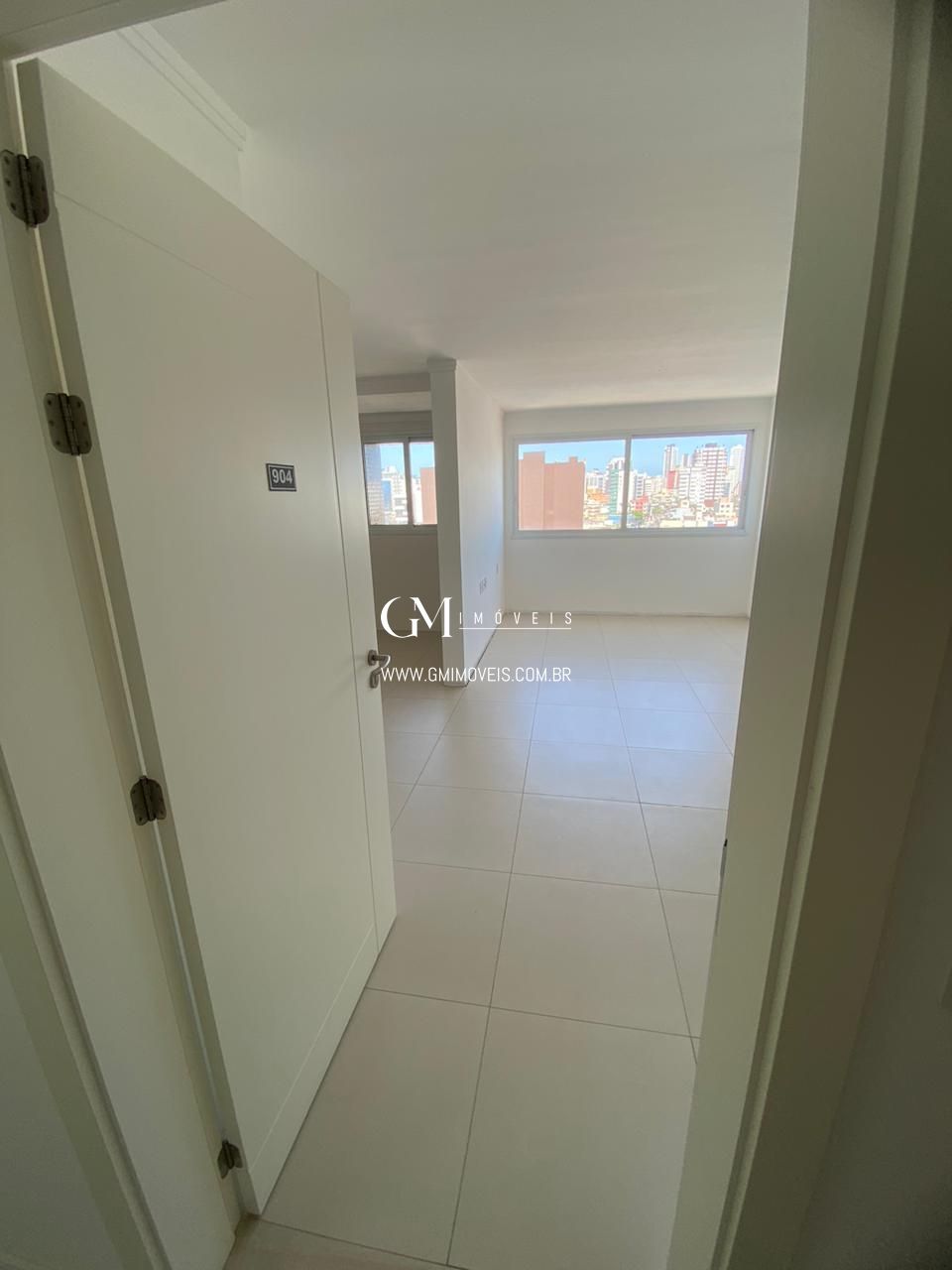 Apartamento à venda com 2 quartos, 75m² - Foto 3