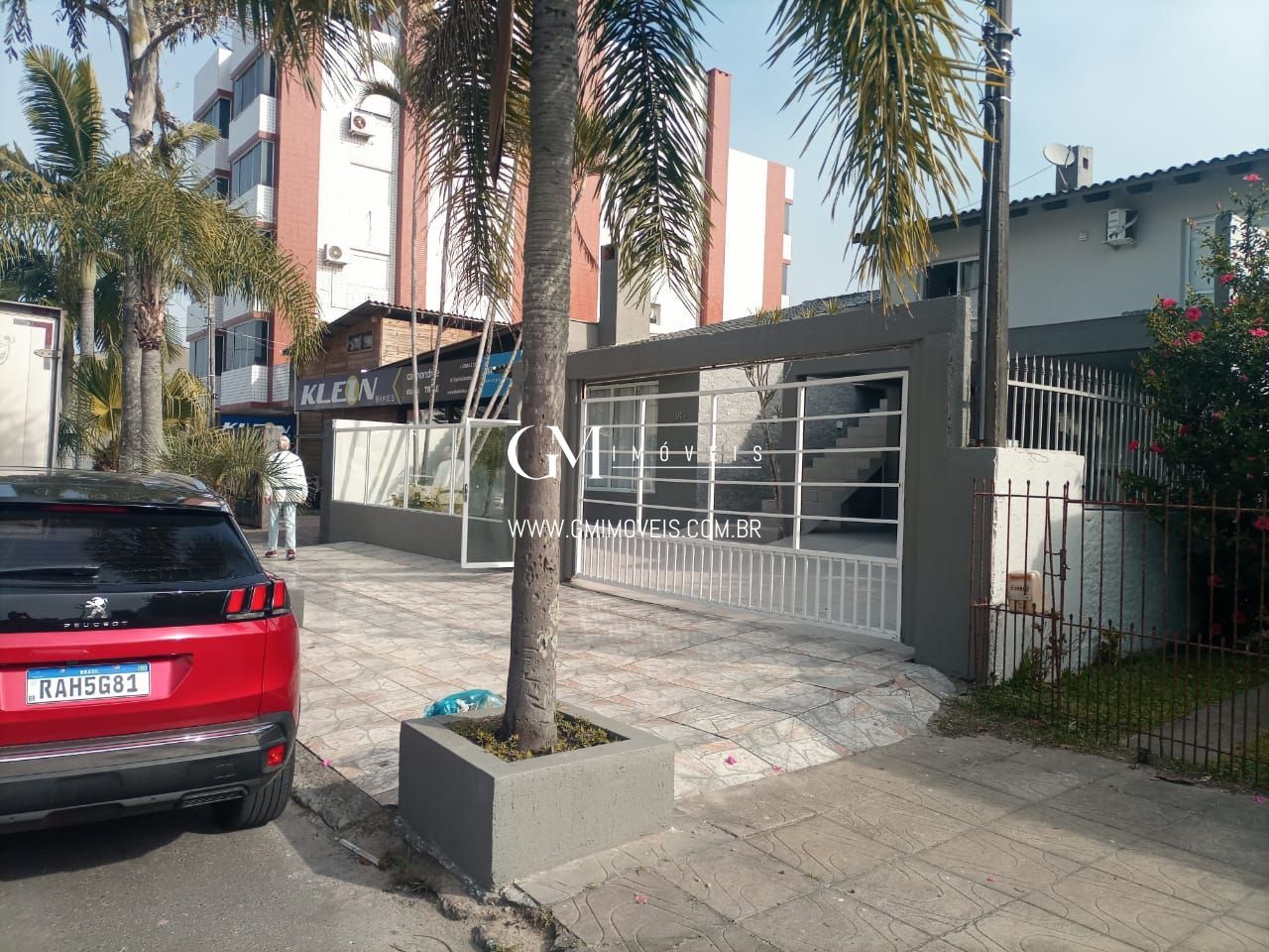 Casa à venda com 5 quartos, 350m² - Foto 2