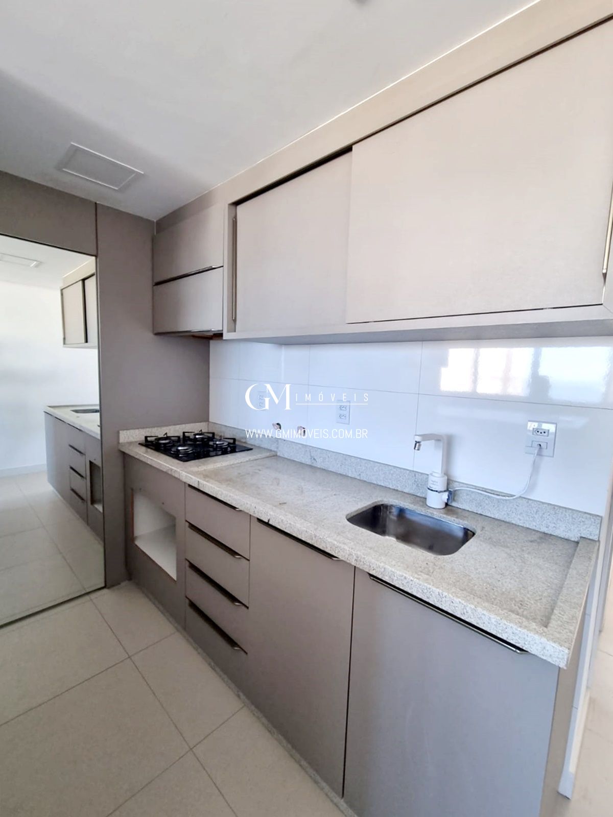 Apartamento à venda com 2 quartos, 73m² - Foto 4