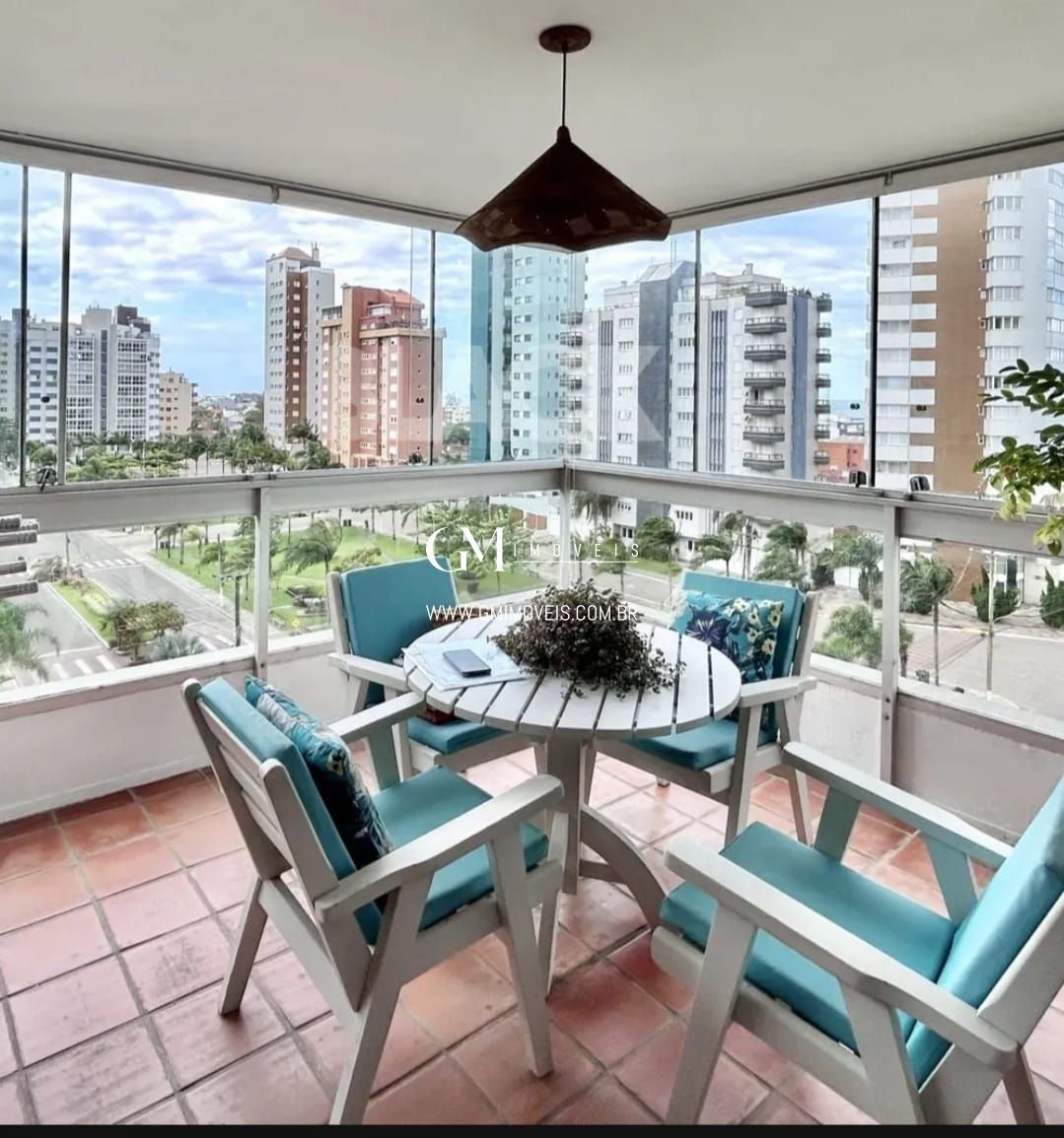 Apartamento à venda com 3 quartos, 150m² - Foto 1