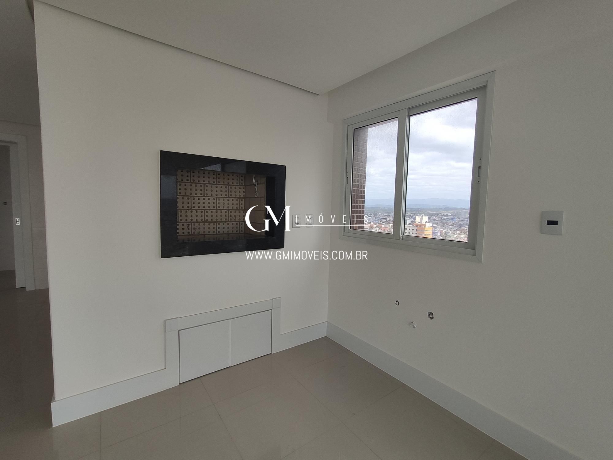 Apartamento à venda com 4 quartos, 216m² - Foto 2