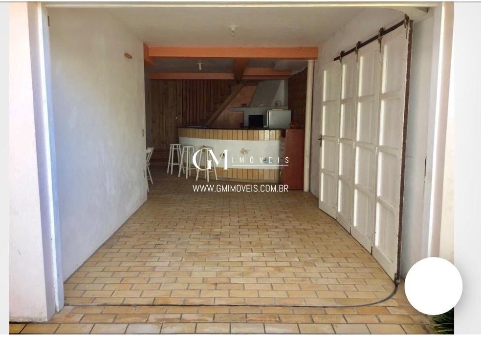 Casa à venda com 6 quartos, 316m² - Foto 2