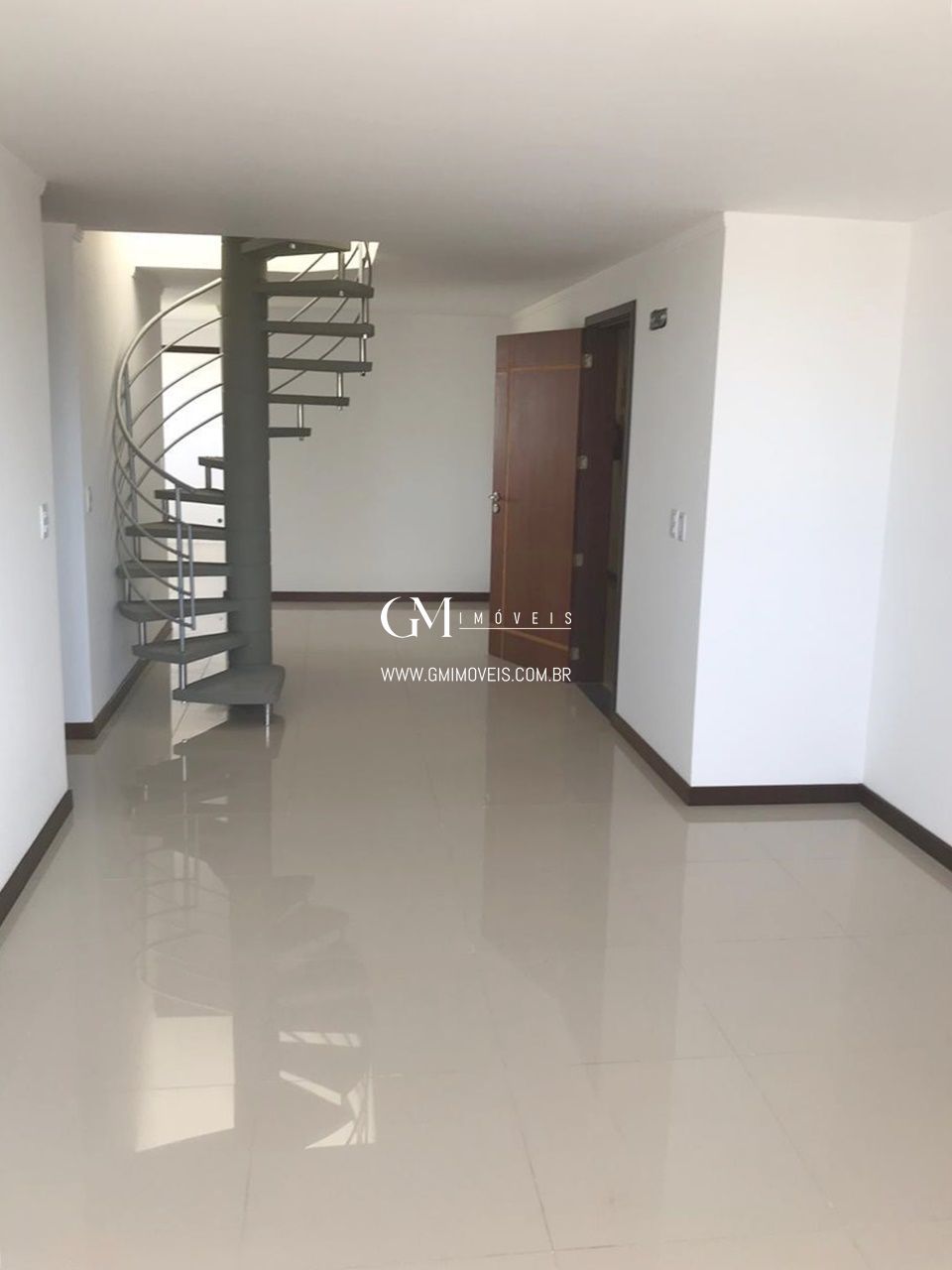 Cobertura à venda com 3 quartos, 180m² - Foto 1