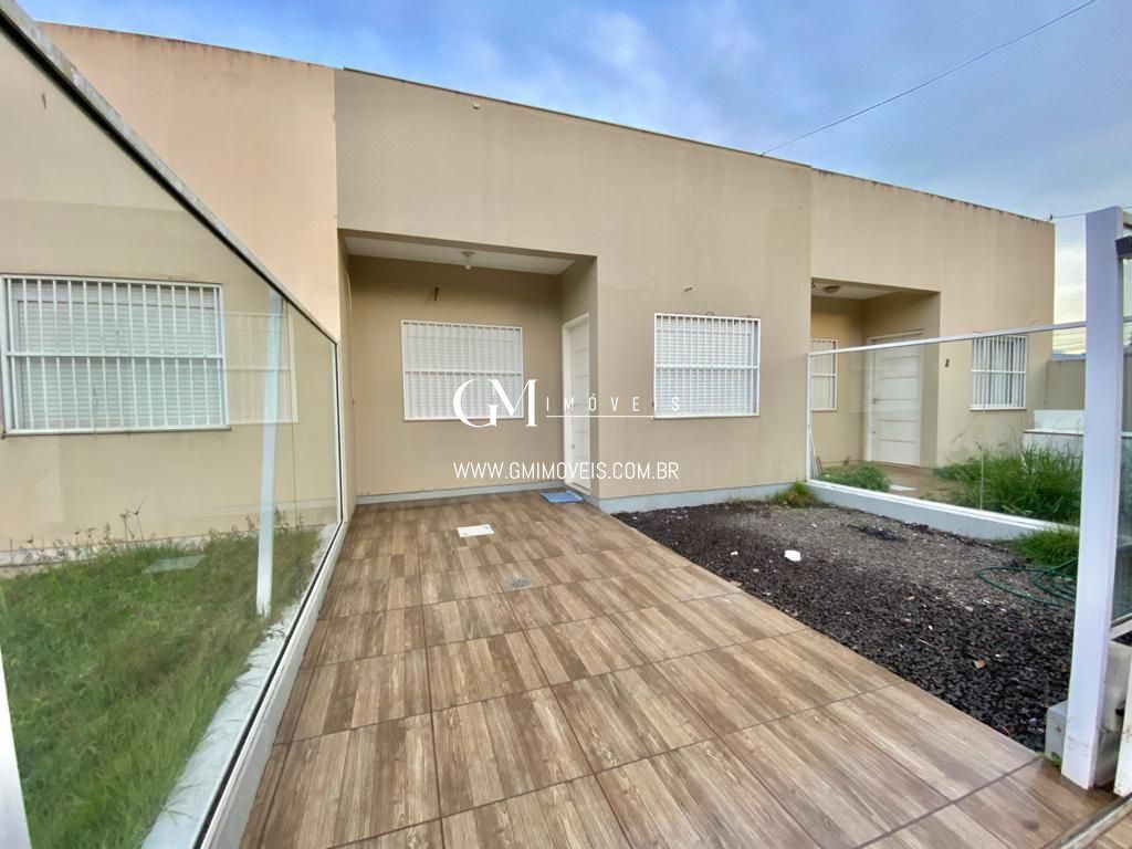 Casa à venda com 2 quartos, 90m² - Foto 1