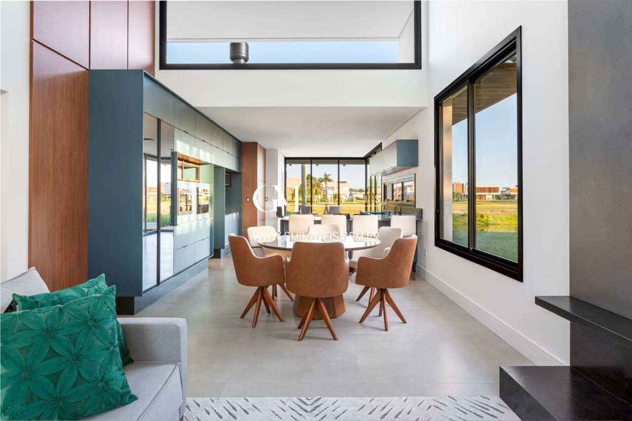 Casa à venda com 3 quartos, 218m² - Foto 14
