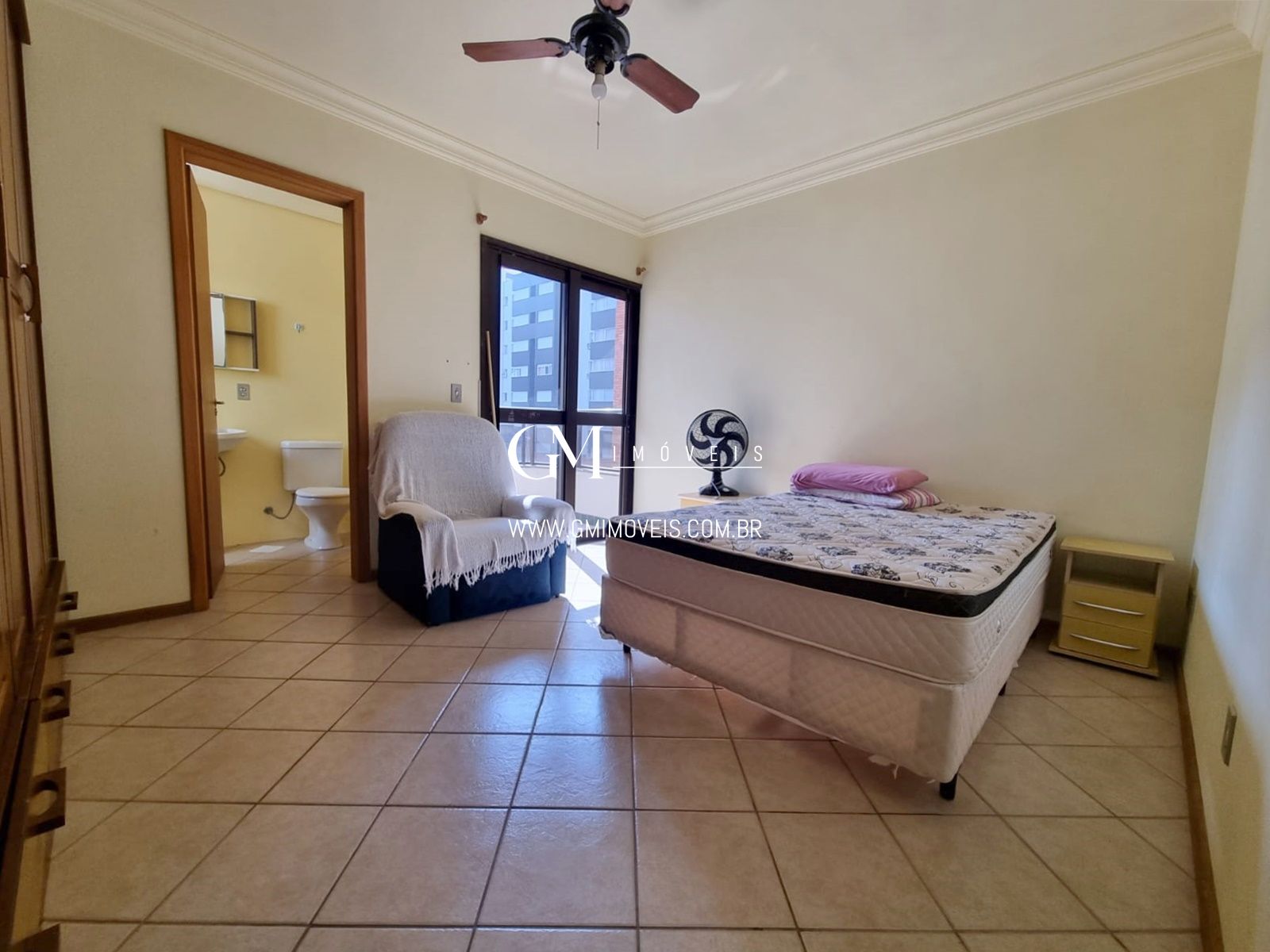 Apartamento à venda com 3 quartos, 180m² - Foto 11