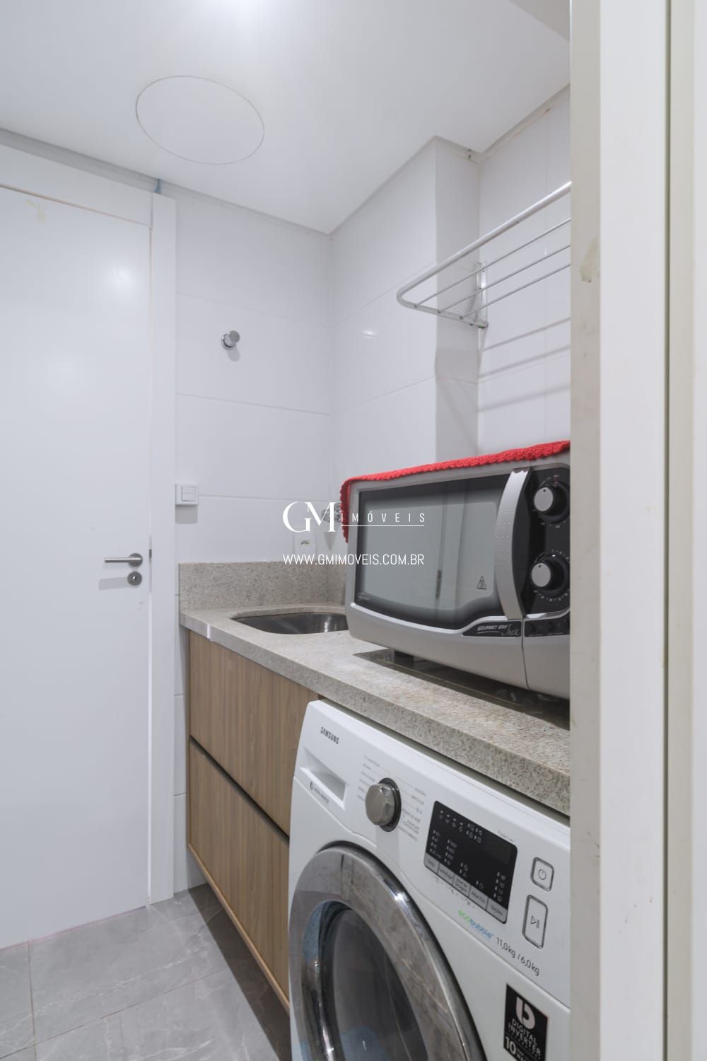 Apartamento à venda com 3 quartos, 109m² - Foto 2