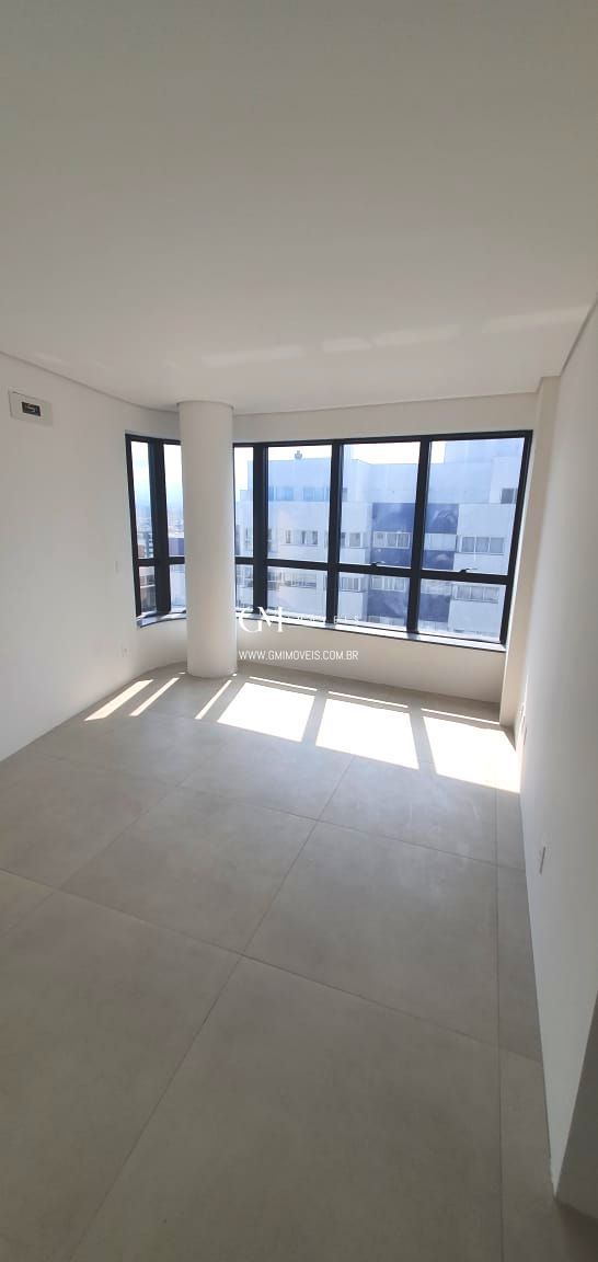 Apartamento à venda com 2 quartos, 79m² - Foto 2