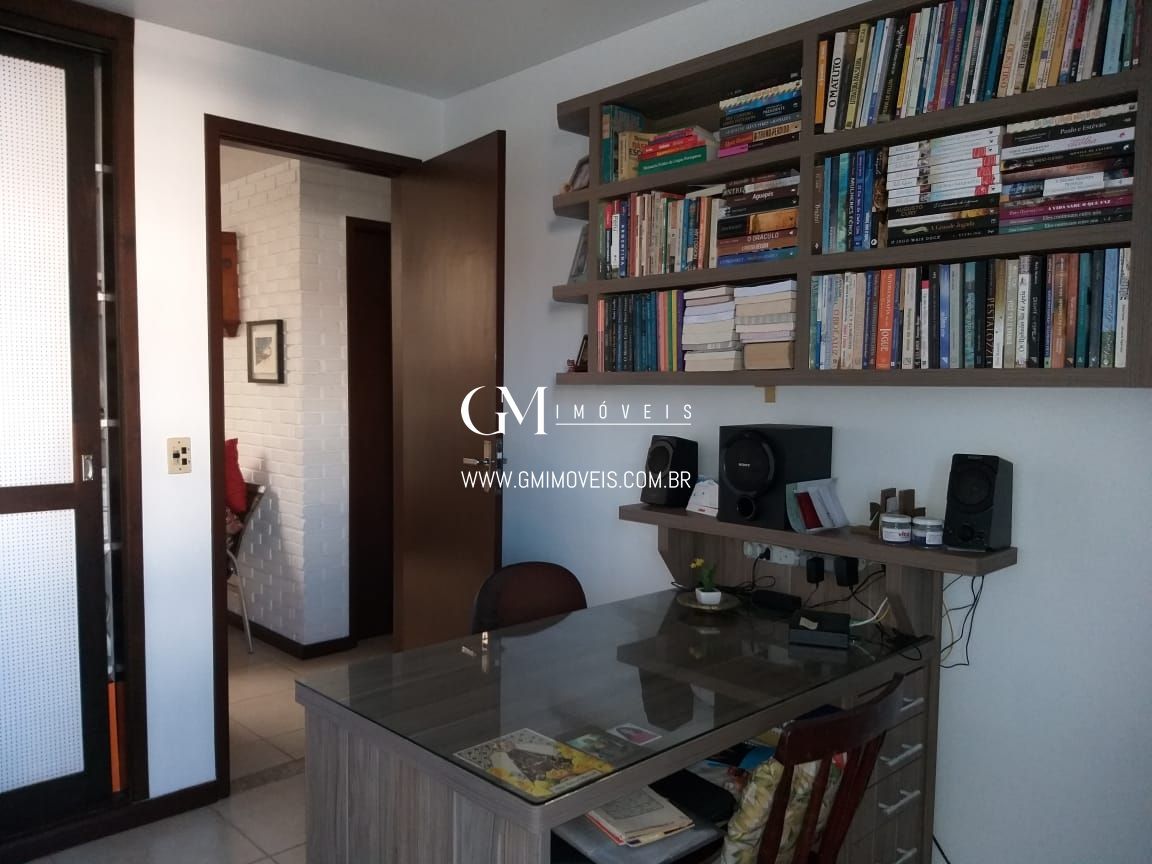 Casa à venda com 5 quartos, 252m² - Foto 17