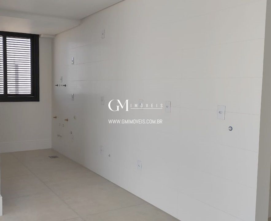 Apartamento à venda com 4 quartos, 214m² - Foto 5