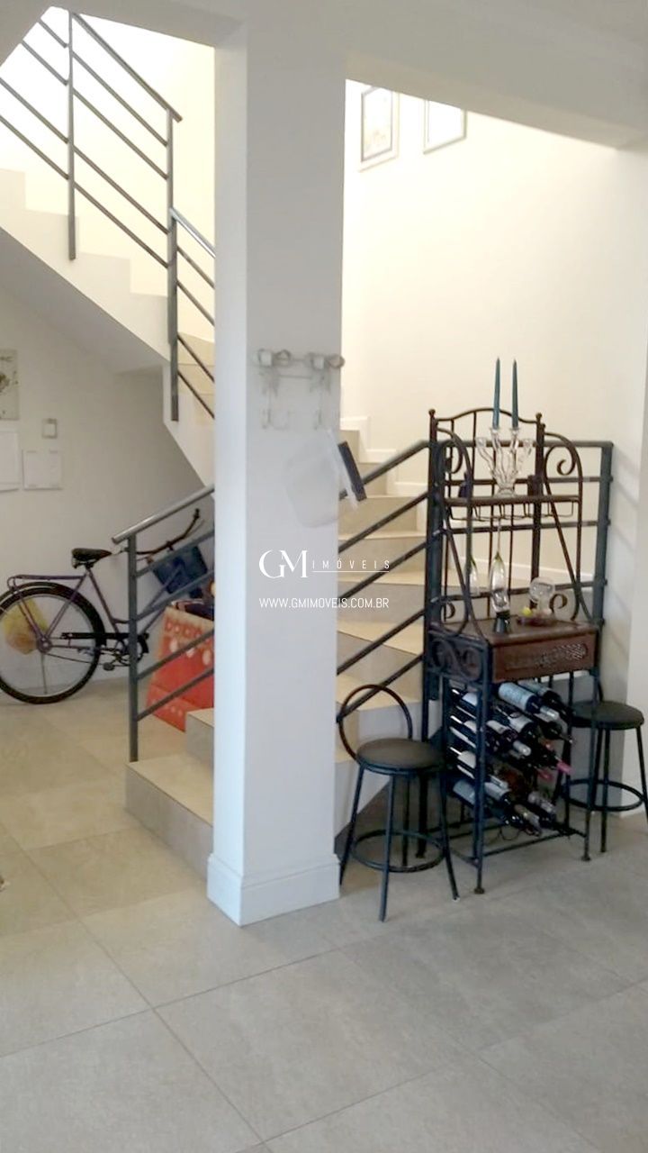 Casa à venda com 3 quartos, 243m² - Foto 19