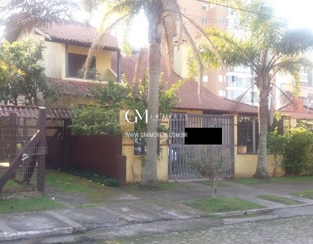 Casa à venda com 3 quartos, 210m² - Foto 2