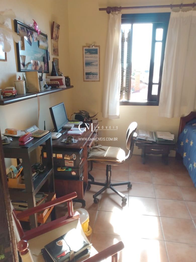 Casa à venda com 3 quartos, 210m² - Foto 11