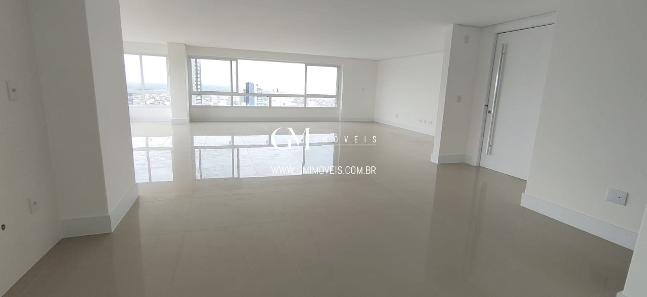 Apartamento, 4 quartos, 216 m² - Foto 1