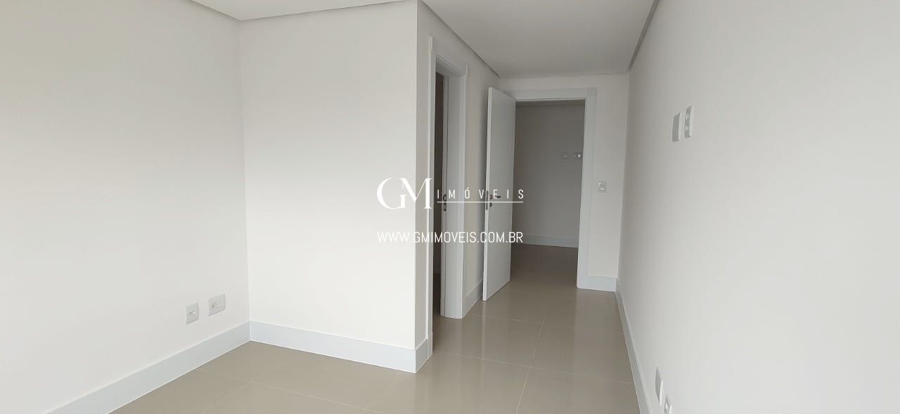 Apartamento à venda com 4 quartos, 216m² - Foto 13