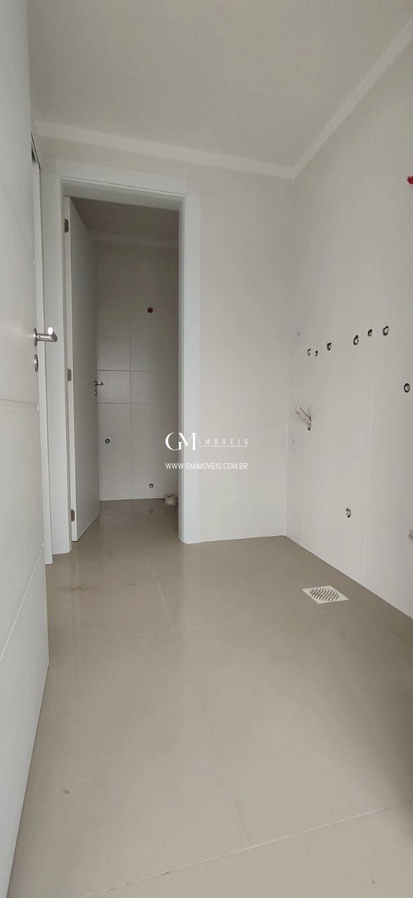 Apartamento à venda com 4 quartos, 216m² - Foto 5