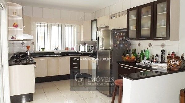 Casa à venda com 5 quartos, 326m² - Foto 14