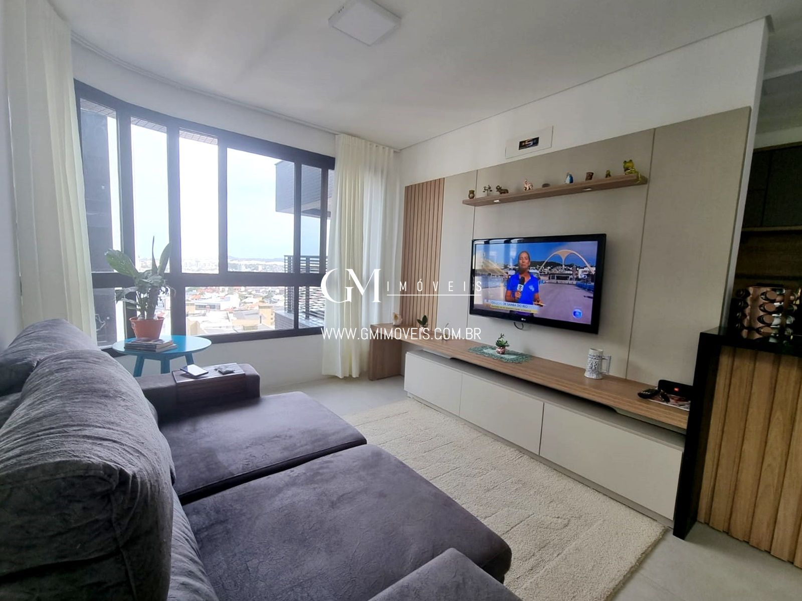 Apartamento à venda com 2 quartos, 84m² - Foto 2