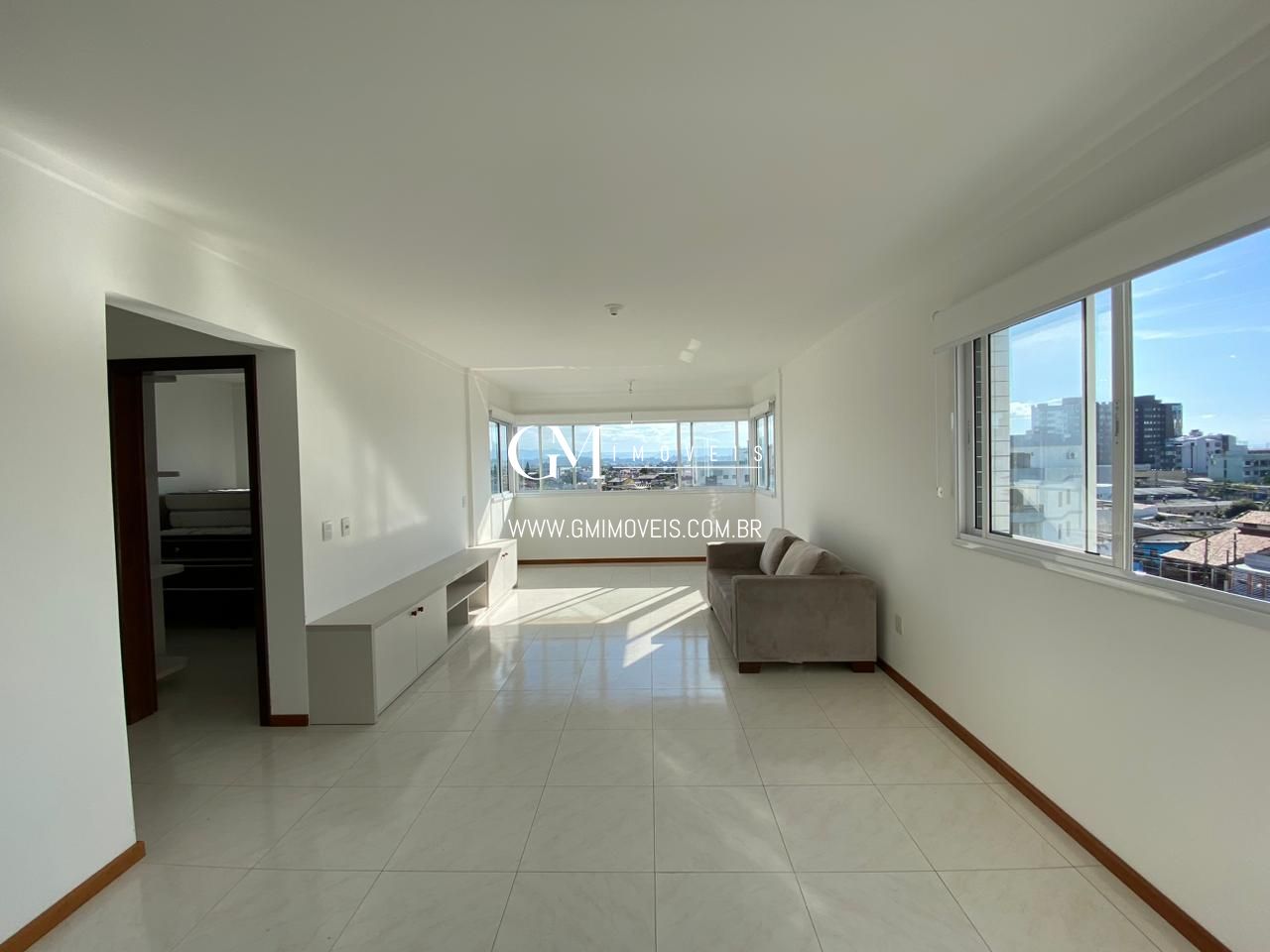 Apartamento à venda com 2 quartos, 87m² - Foto 3