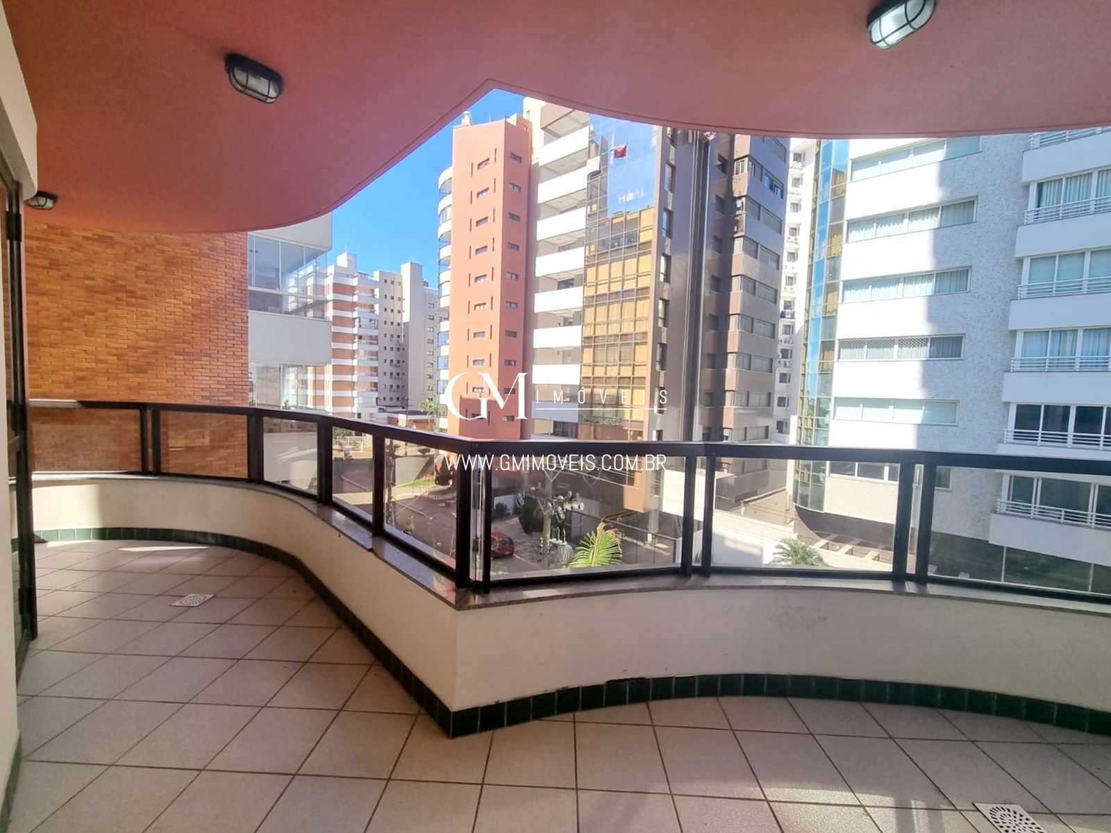 Apartamento à venda com 3 quartos, 180m² - Foto 8