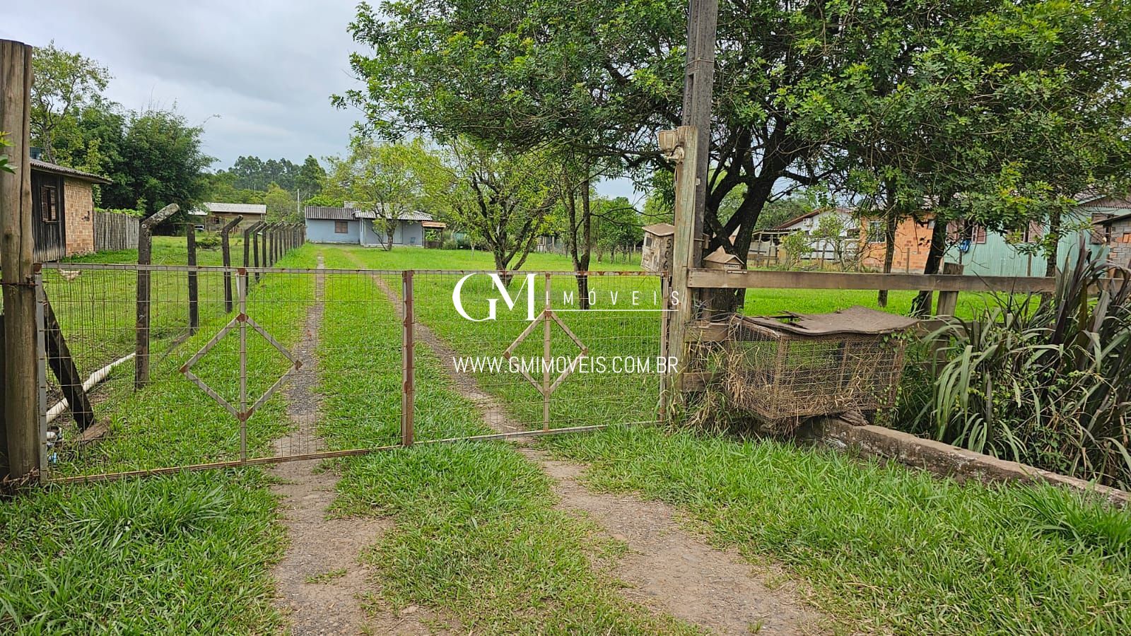 Fazenda à venda com 2 quartos, 90m² - Foto 1