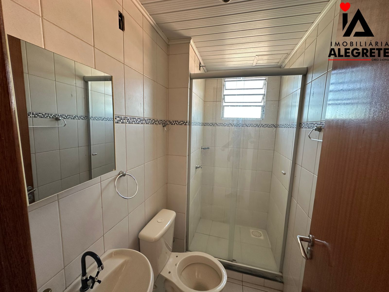 Apartamento com 2 Dormitórios para alugar, por R$ 1.000,00 Apartamento com 2 Dormitórios para alugar, por R$ 1.000,00