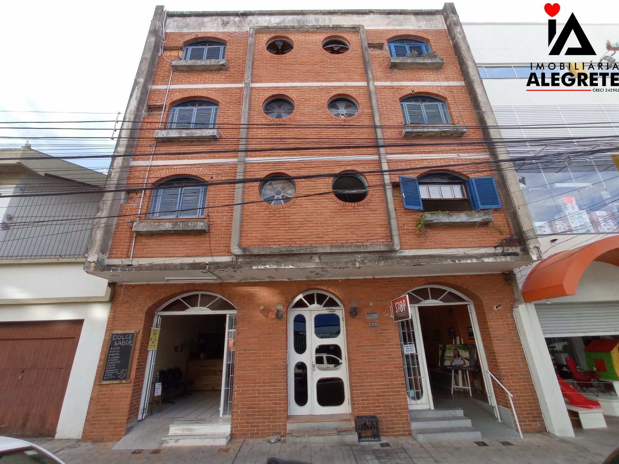Apartamento para alugar  no Centro - Alegrete, RS. Imóveis