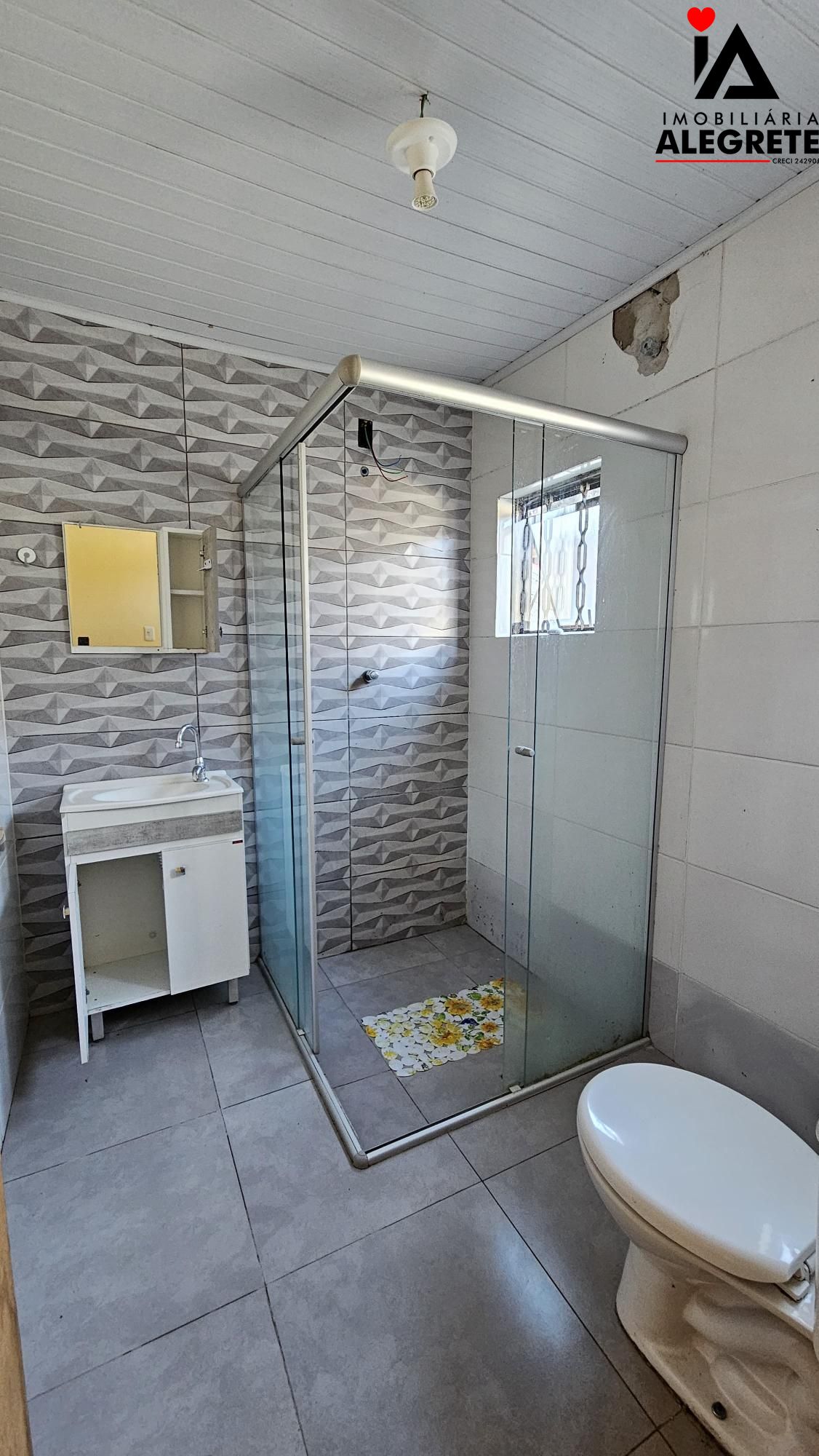 Casa com 2 Dormitórios para alugar,  por R$ 1.400,00 Casa com 2 Dormitórios para alugar,  por R$ 1.400,00