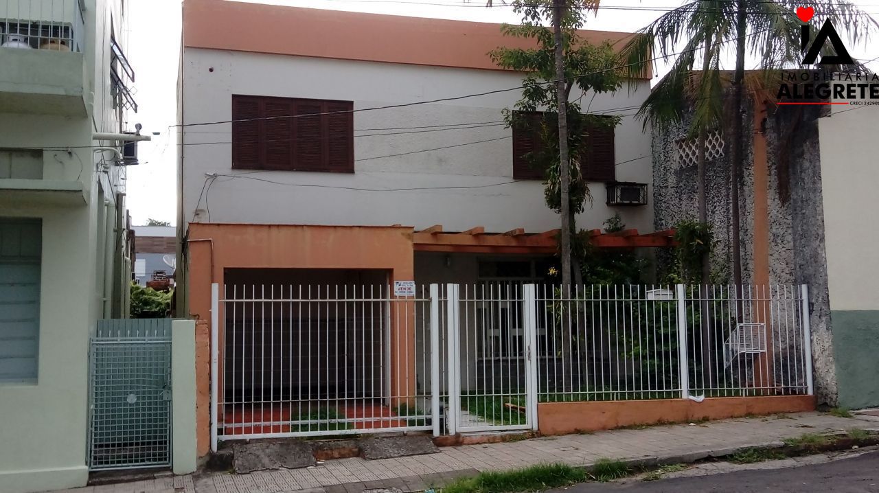 Casa  venda  no Centro - Alegrete, RS. Imveis