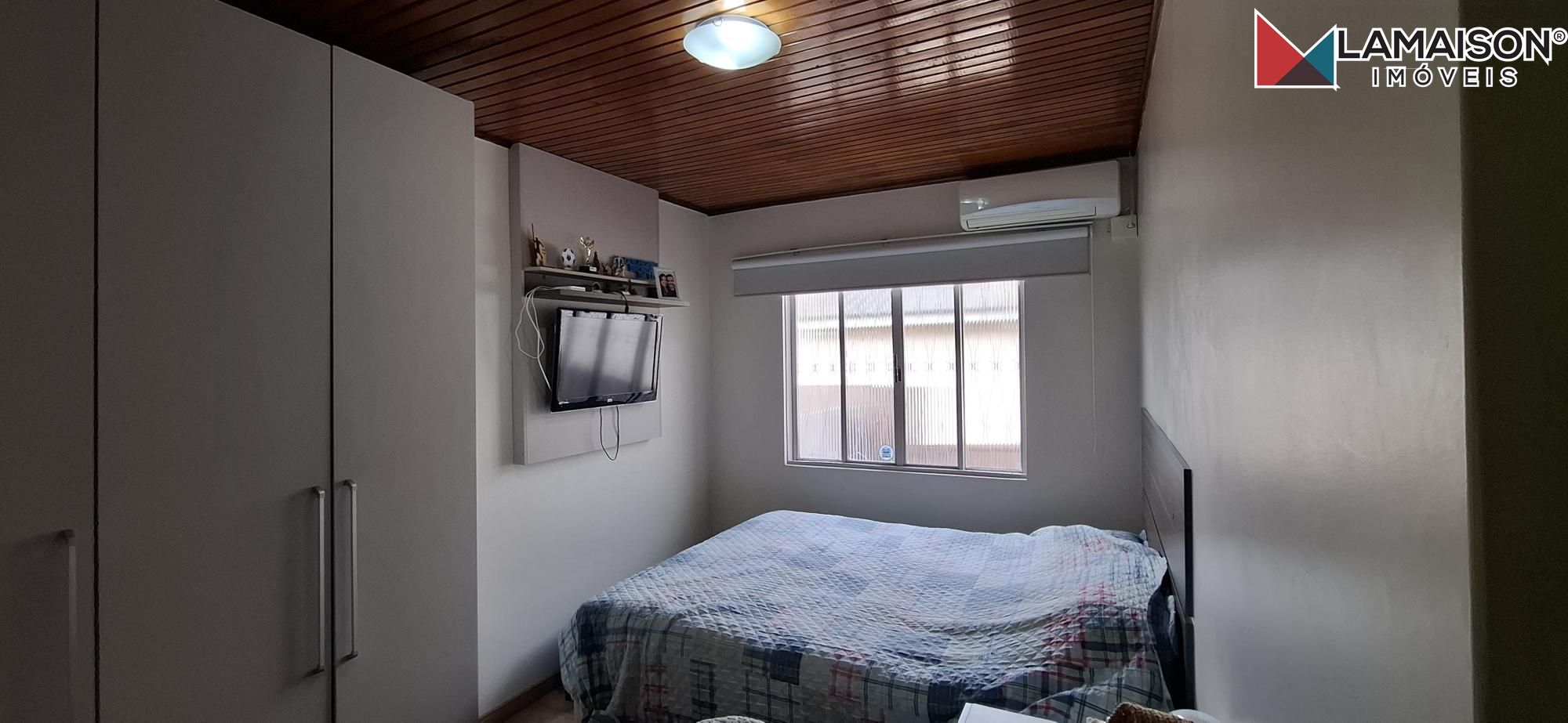 Casa à venda com 3 quartos, 200m² - Foto 12