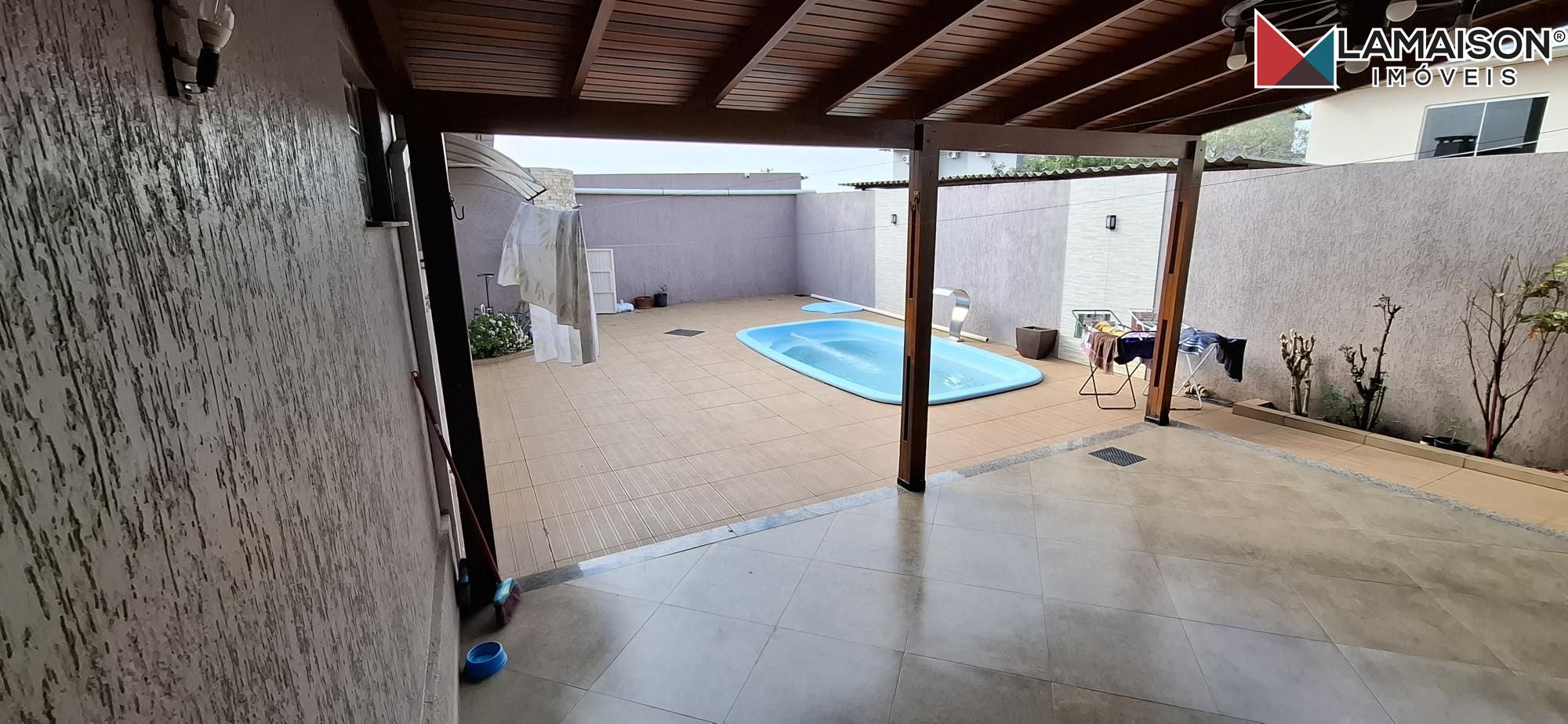 Casa à venda com 3 quartos, 200m² - Foto 14