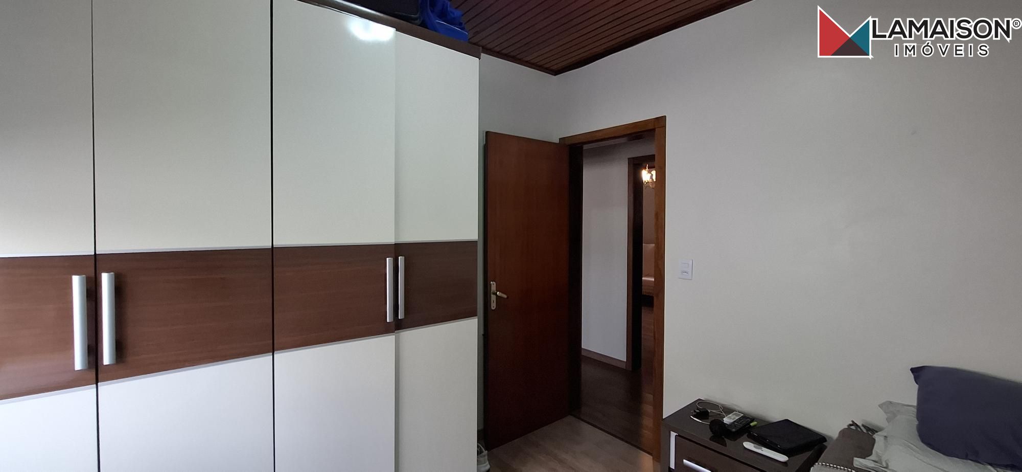 Casa à venda com 3 quartos, 200m² - Foto 9