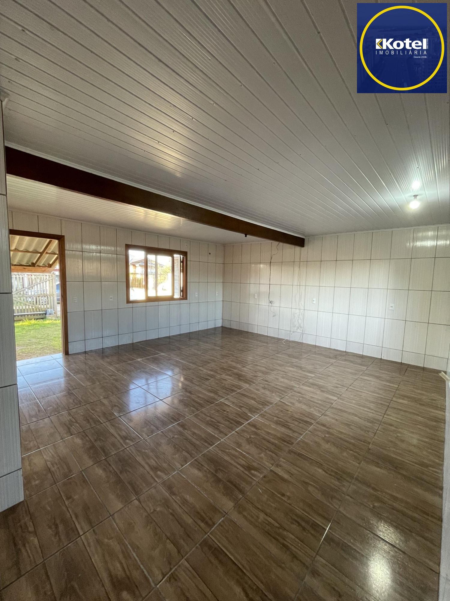 Excelente casa térrea com pátio e vaga para 2 carros!
