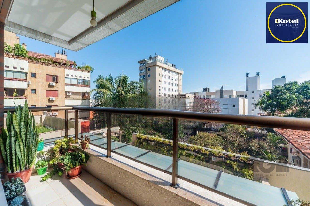 Apartamento de 2 dormitórios, com lareira e churrasqueira no bairro Petrópolis