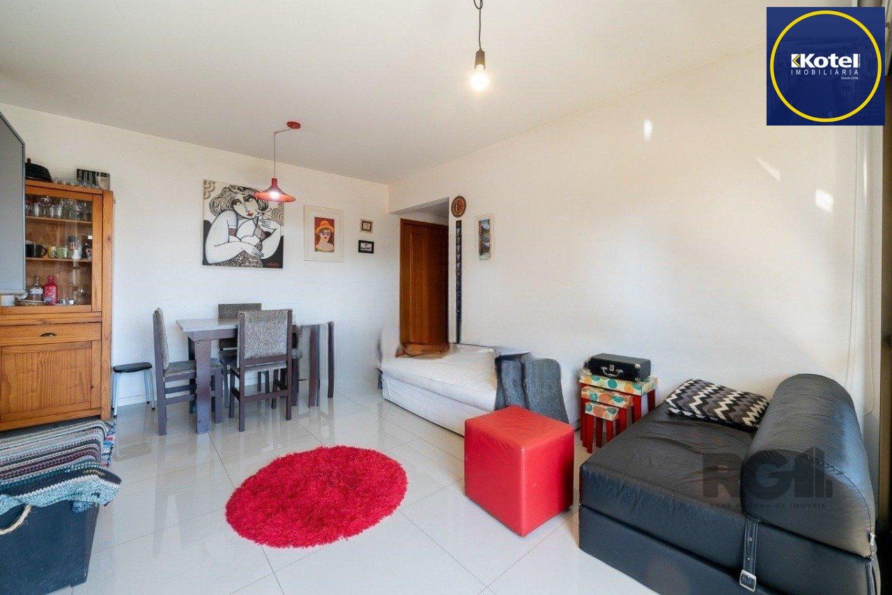 Apartamento de 2 dormitórios, com lareira e churrasqueira no bairro Petrópolis