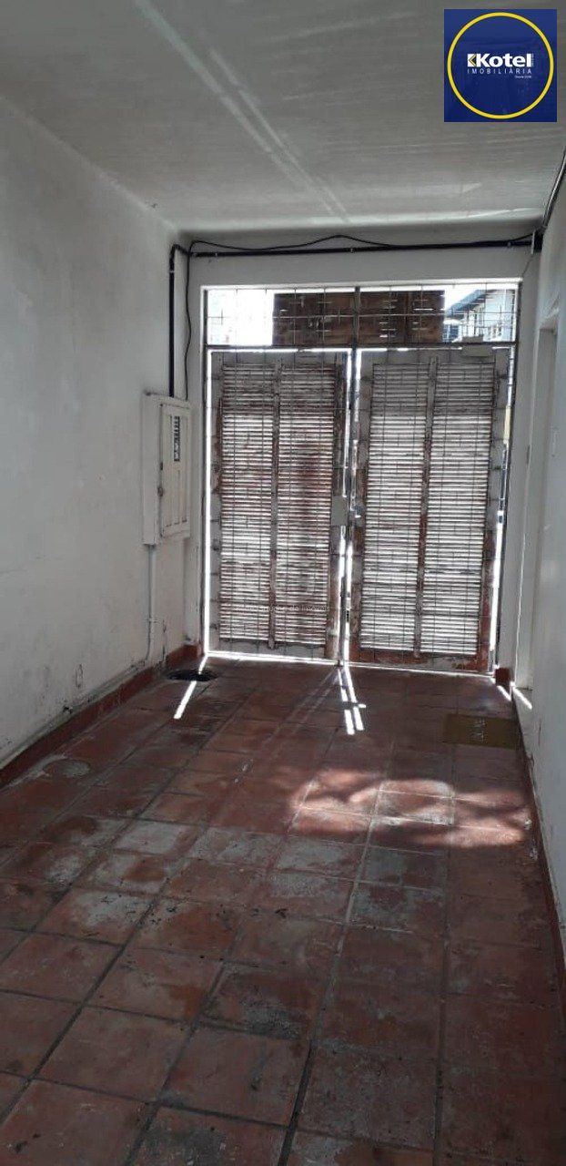 Casa para Venda - 250m², 4 dormitórios, sendo 1 suites, 3 vagas - Menino Deus