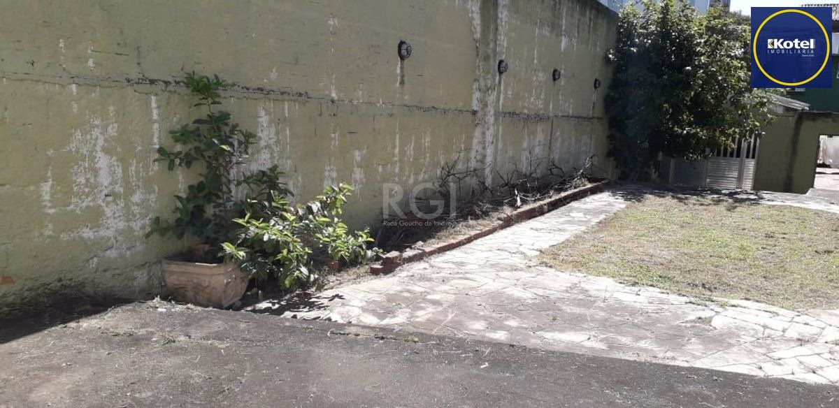 Casa para Venda - 250m², 4 dormitórios, sendo 1 suites, 3 vagas - Menino Deus