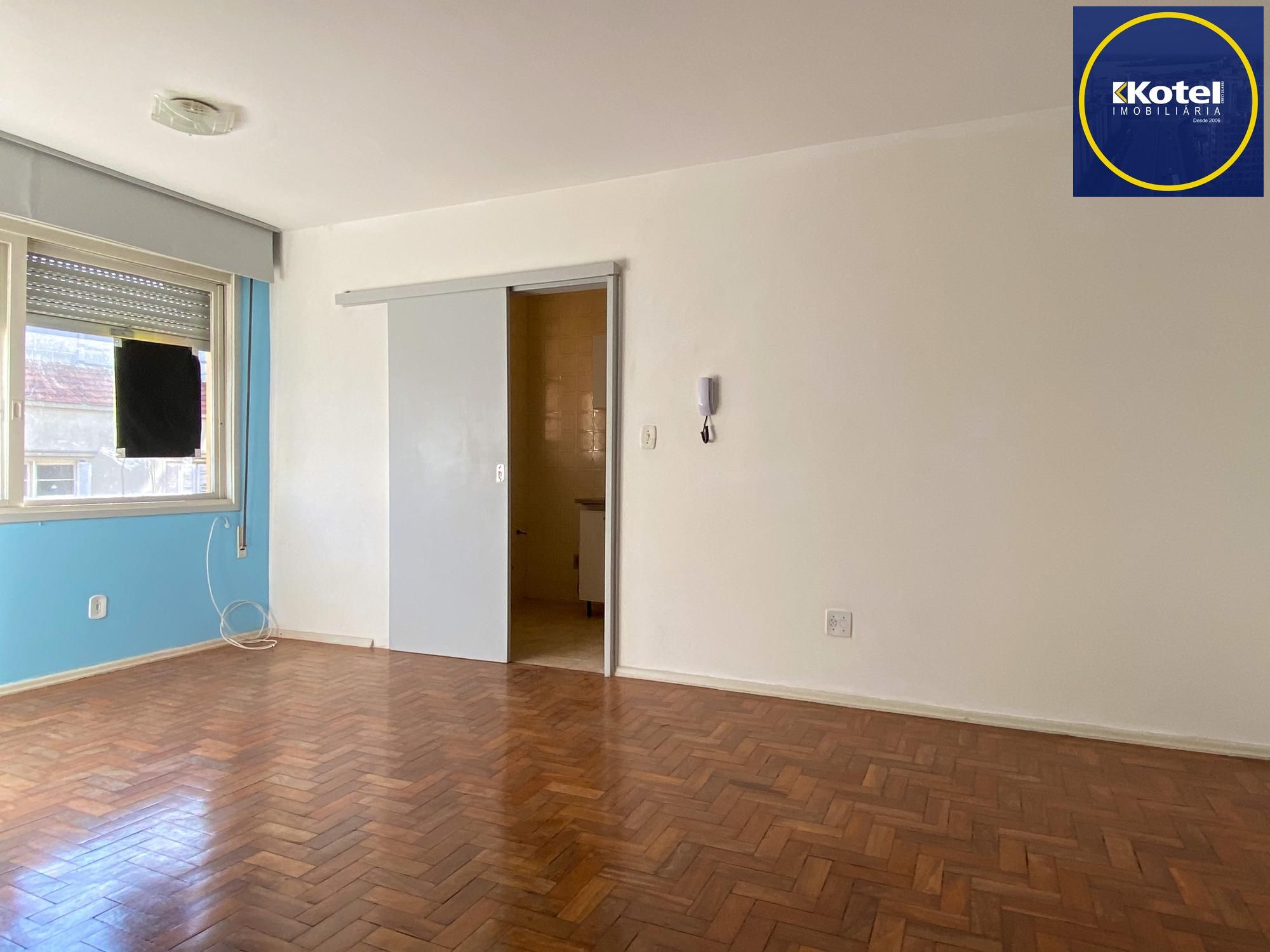 Studio com 28m² super bem iluminado, em ótima localização no Centro Histórico