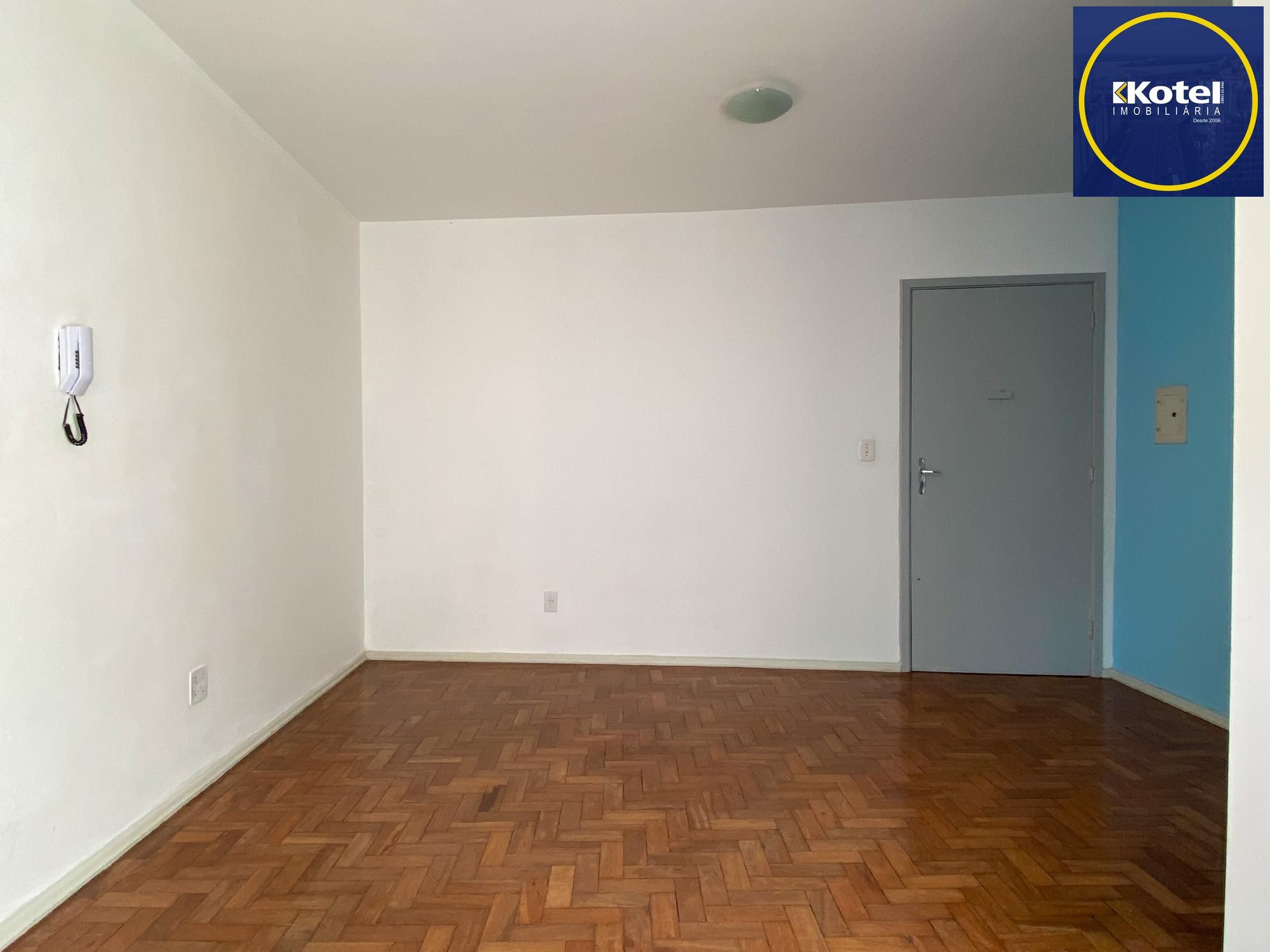 Studio com 28m² super bem iluminado, em ótima localização no Centro Histórico