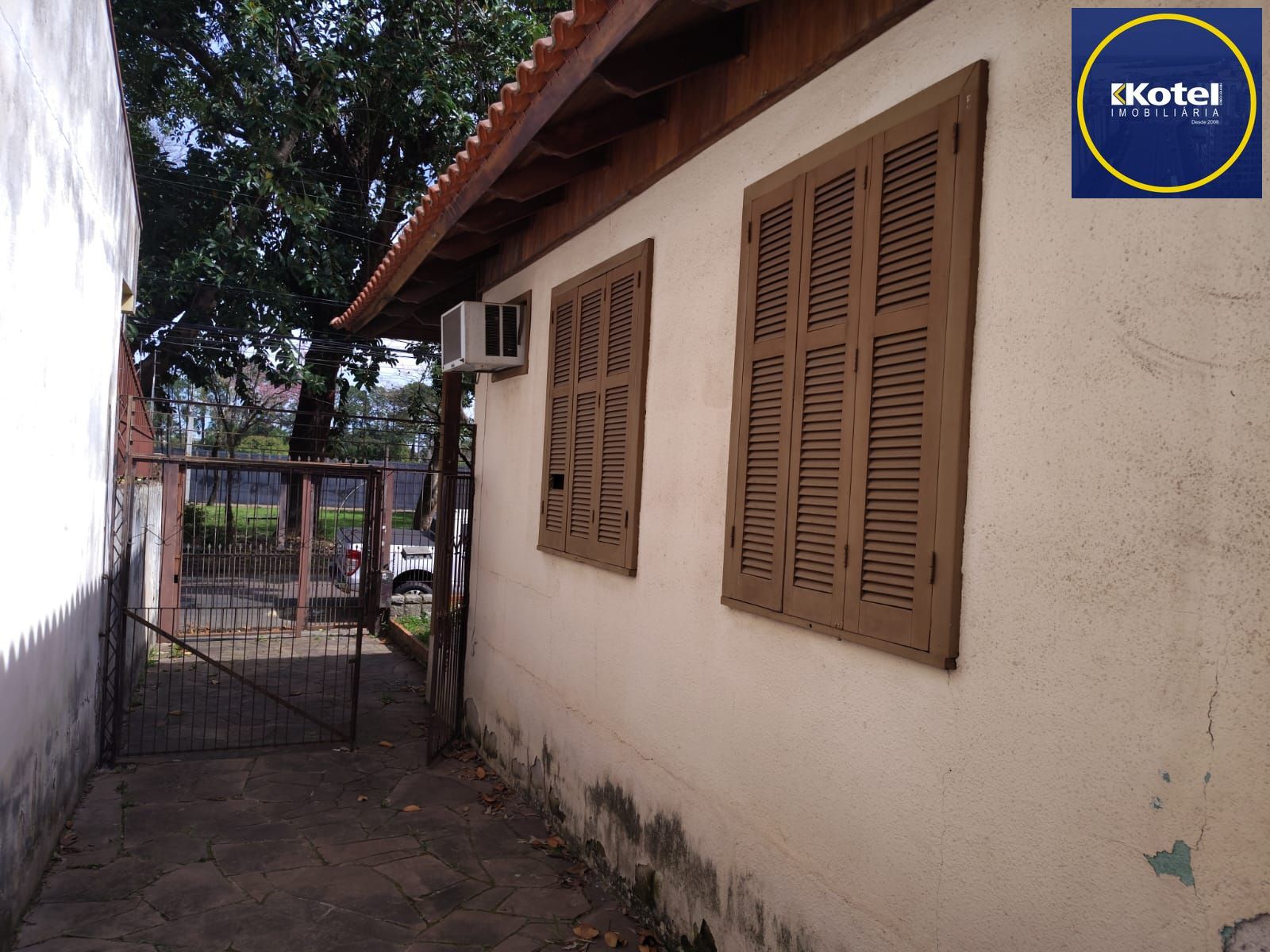 Casa com 03 quartos no Bairro São Pedro em Porto Alegre