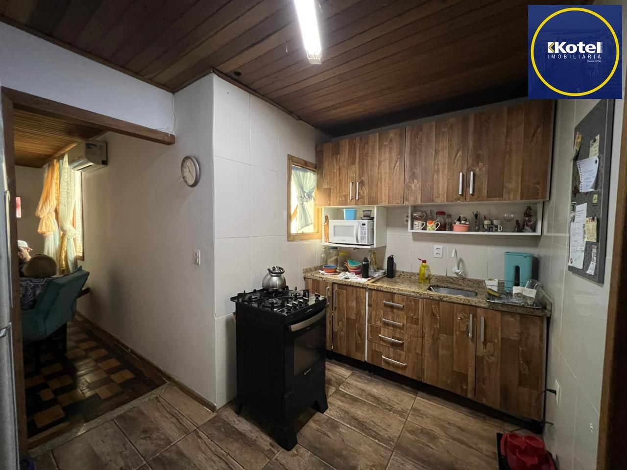 Apartamento com 03 quartos e 02 banheiros no Centro Histórico de Porto Alegre.